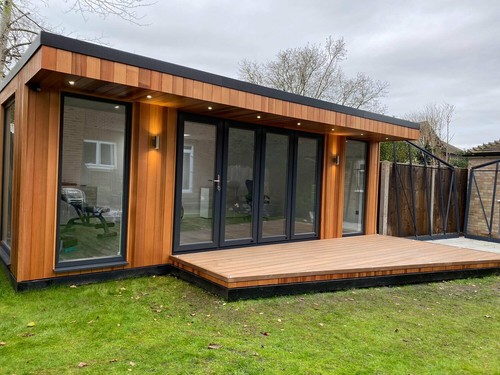 Insulated garden room office - /,